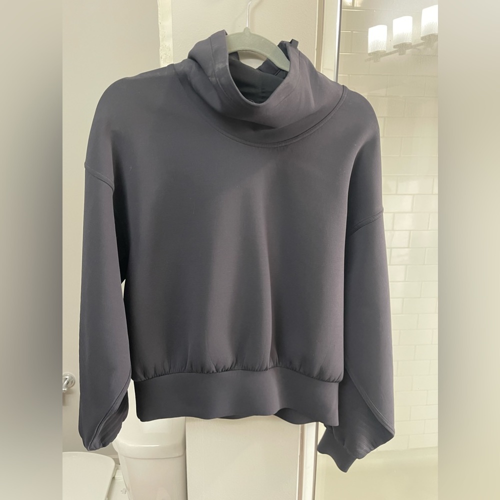 lululemon Size 8 Women’s Funnel Neck Pullover